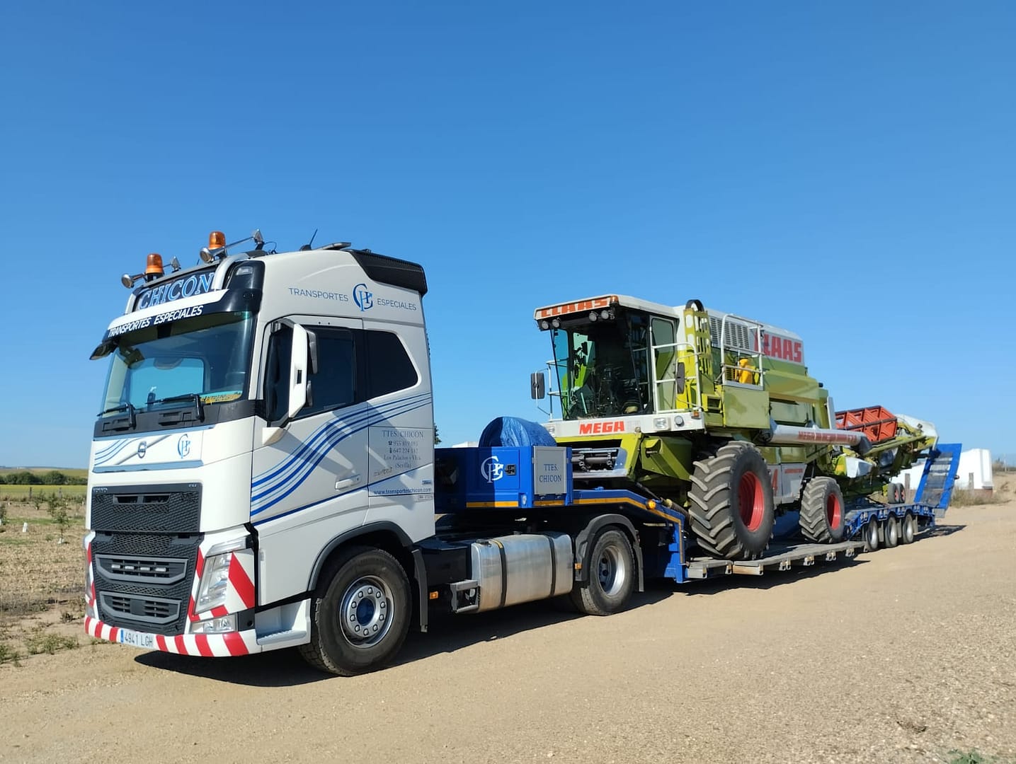 TRANSPORTE ESPECIALES CHICON DE COSECHADORA MEGA CLAS