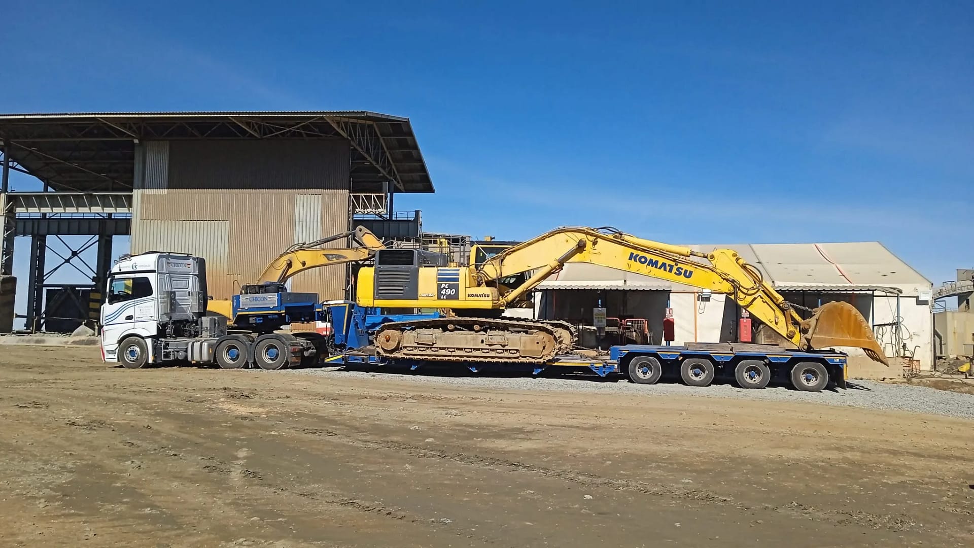 TRANSPORTE-DE-EXCAVADORA-KOMATSU-PC490LC-ESPECIALES-CHICON