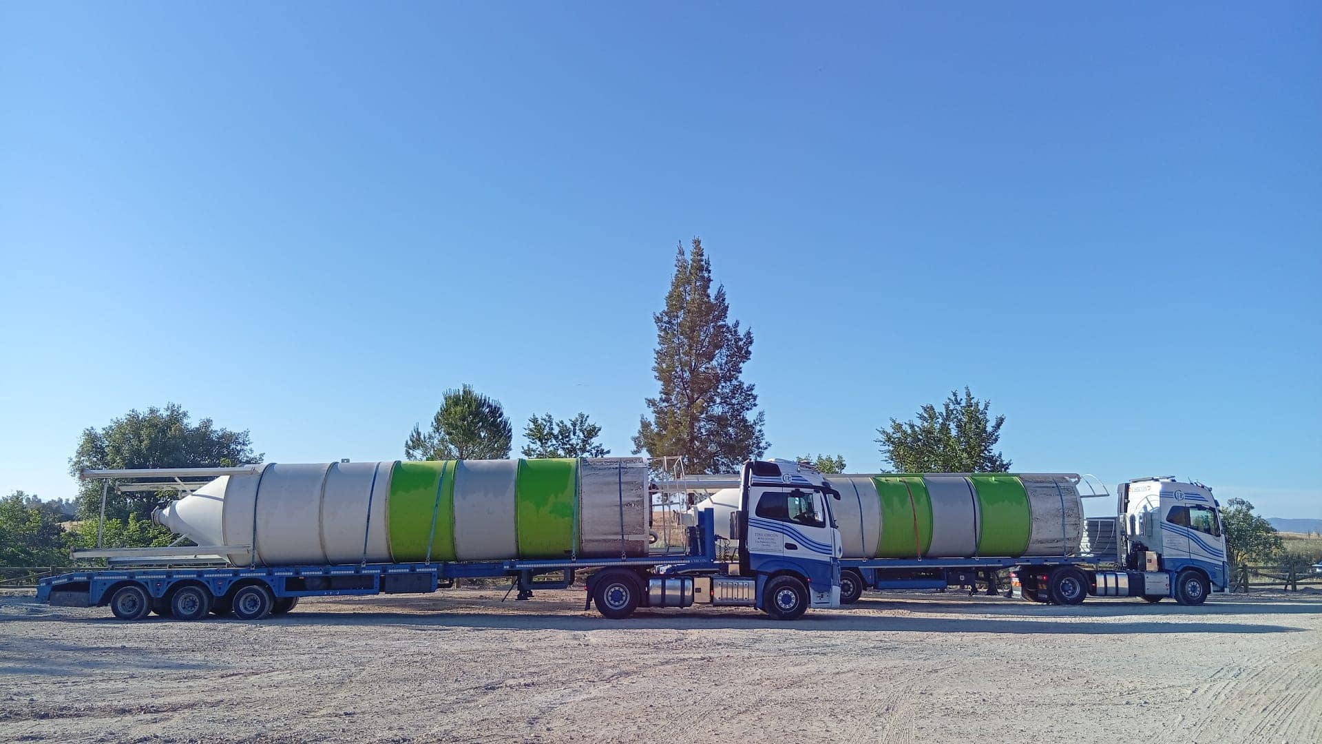 Desmontaje de planta de hormigón en San Pedro de Alcántara por Transportes Especiales Chicón