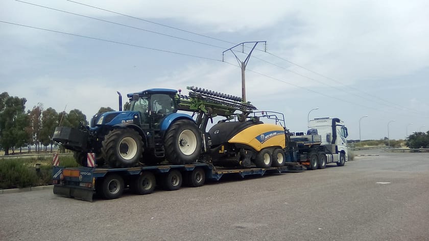 TRANSPORTES ESPECIALES DE COSECHADORA DE ACEITUNA