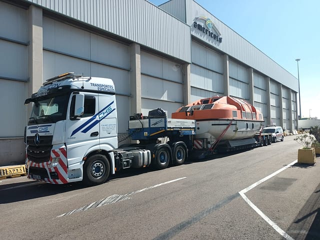 TRANSPORTE DE BOTES SALVIDAS TRANSPORTE ESPECIAL DE SALVAVIDAS