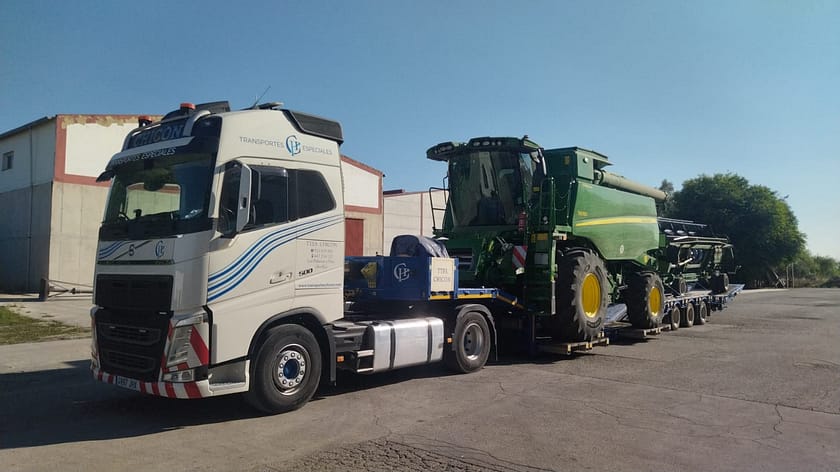 TRANSPORTE DE COSECHADORA DE MAIZ
