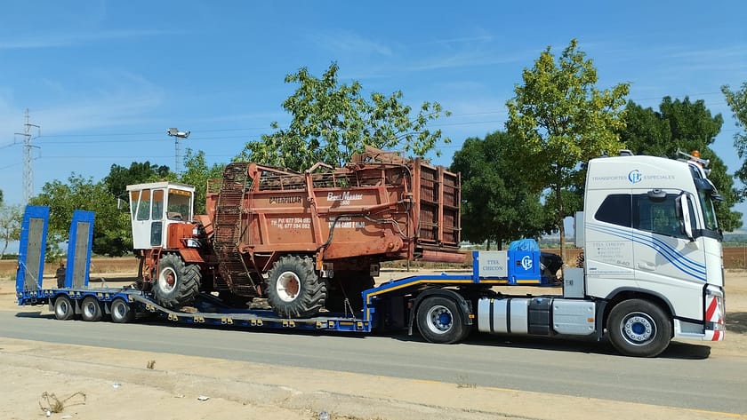 TRANSPORTE DE COSECHADORA DE REMOLACHA