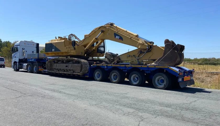 Transporte Chicón - Transporte CATERPILLAR 350 de 50 toneladas Transporte Chicón - Transporte CATERPILLAR 350 de 50 toneladas