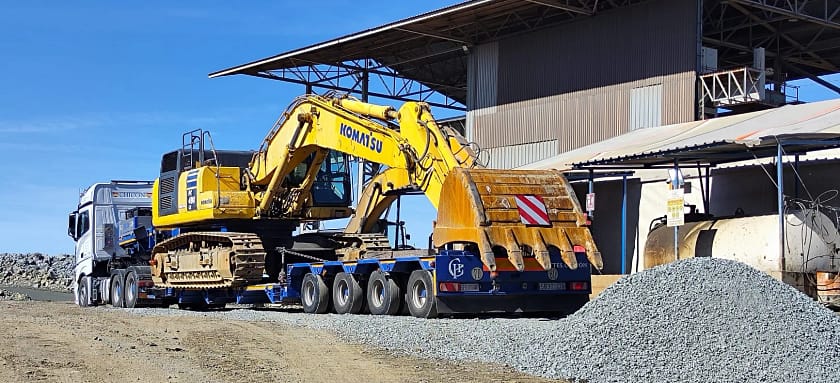 TRANSPORTES-ESPECIALES-CHICON-EXCAVADORA-KOMATSU-PC490LC TRANSPORTE DE EXCAVADORA KOMATSU PC490LC TRANSPORTES CHICON