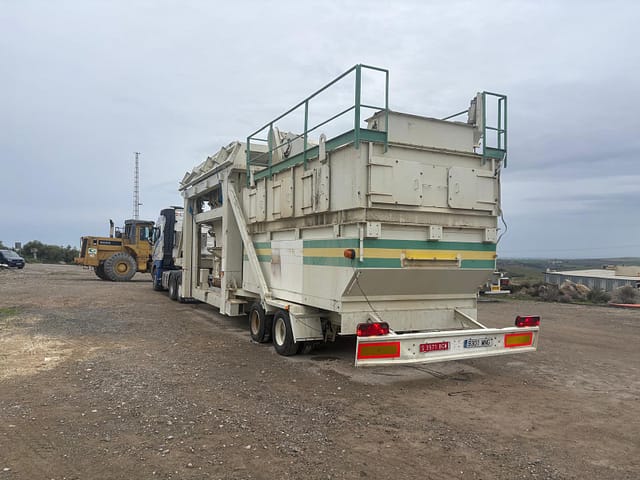 Transporte maquinaria industrial pesada Transporte de maquinaria industrial planta de asfalto