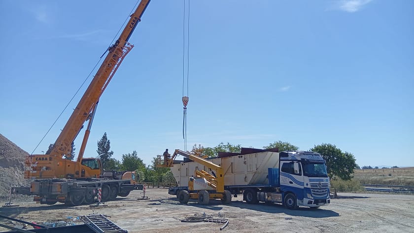 Servicios de logística y transporte especial en Andalucía Trabajos de logística industrial en planta de hormigón