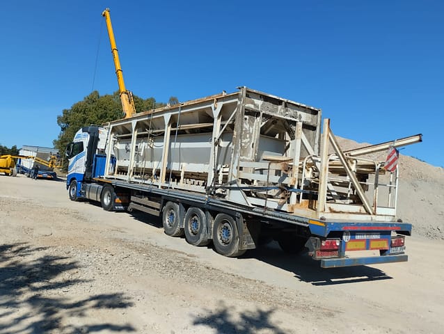 Empresa de transporte especial en San Pedro de Alcántara Transportes Especiales Chicón colaborando en desmontaje industrial