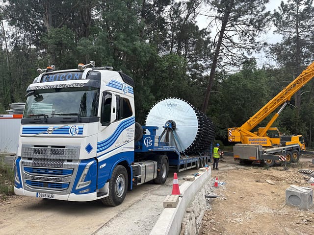 Transporte por carretera de maquinaria pesada transporte especial carretera Galicia maquinaria pesada