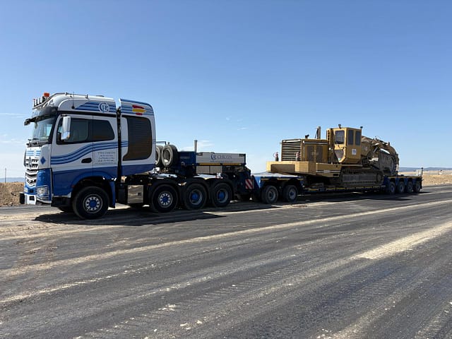 Transporte de zanjadora con góndola de gran capacidad Transporte especial de zanjadora de grandes dimensiones